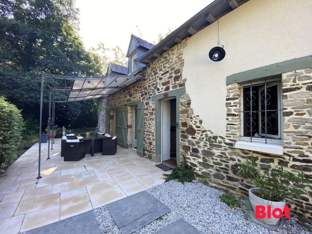 Maison à VERN-SUR-SEICHE