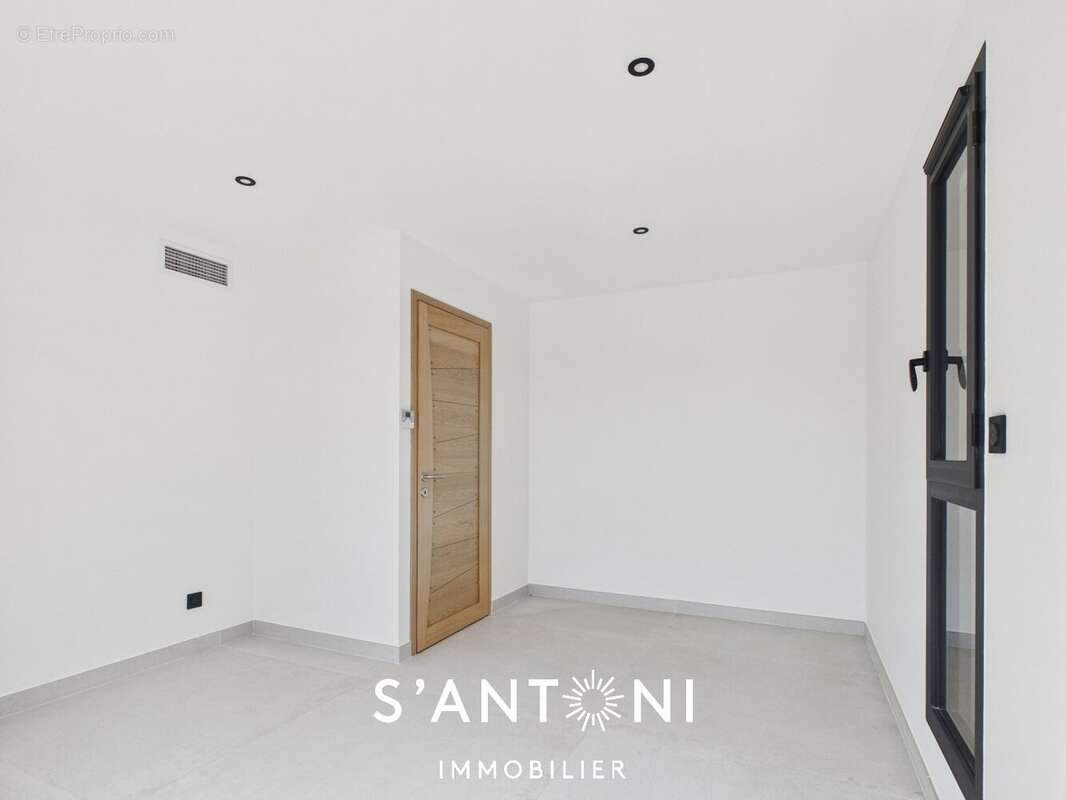 Villa de prestige - Frais de notaire réduits - Secteur privilégié - photo 26