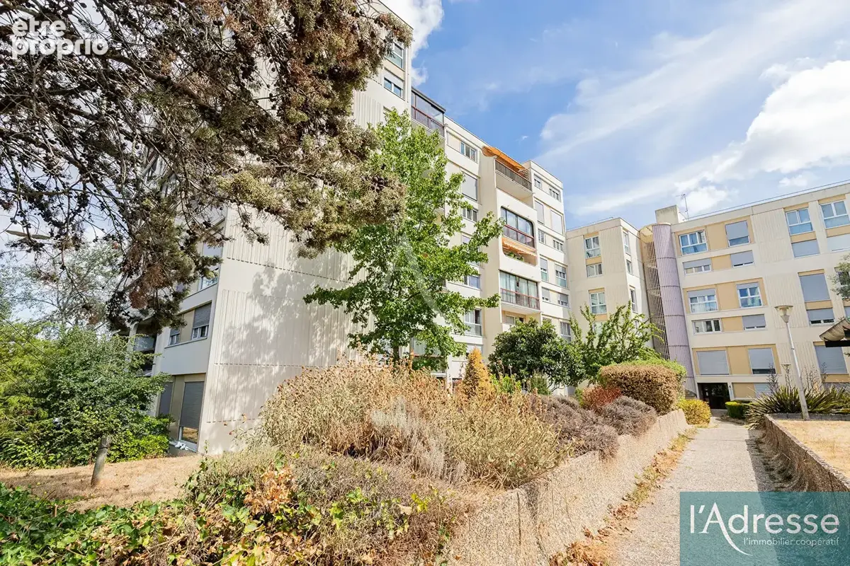 Bel appartement 4 pièces Résidence Le Jardin des Lys Les Ulis - photo 2