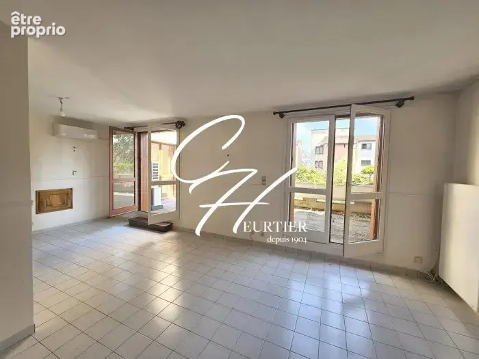 Appartement 5 pièces 111 m² à vendre à Voiron (38500) - photo 2