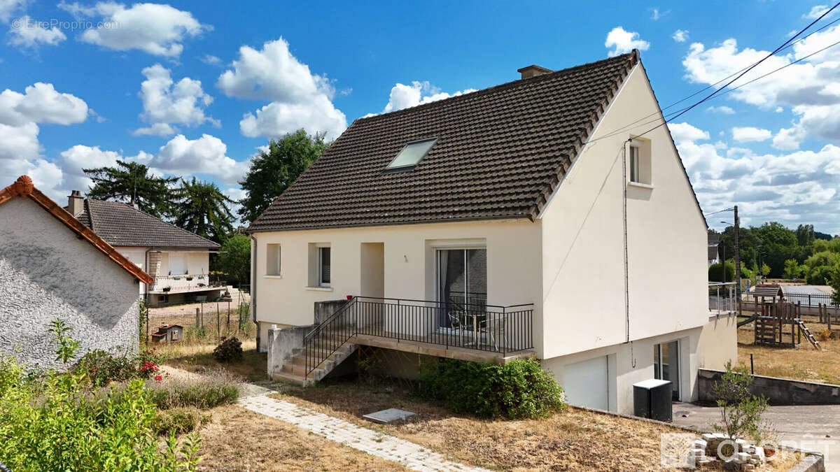Maison Neuilly Le Real - photo 16