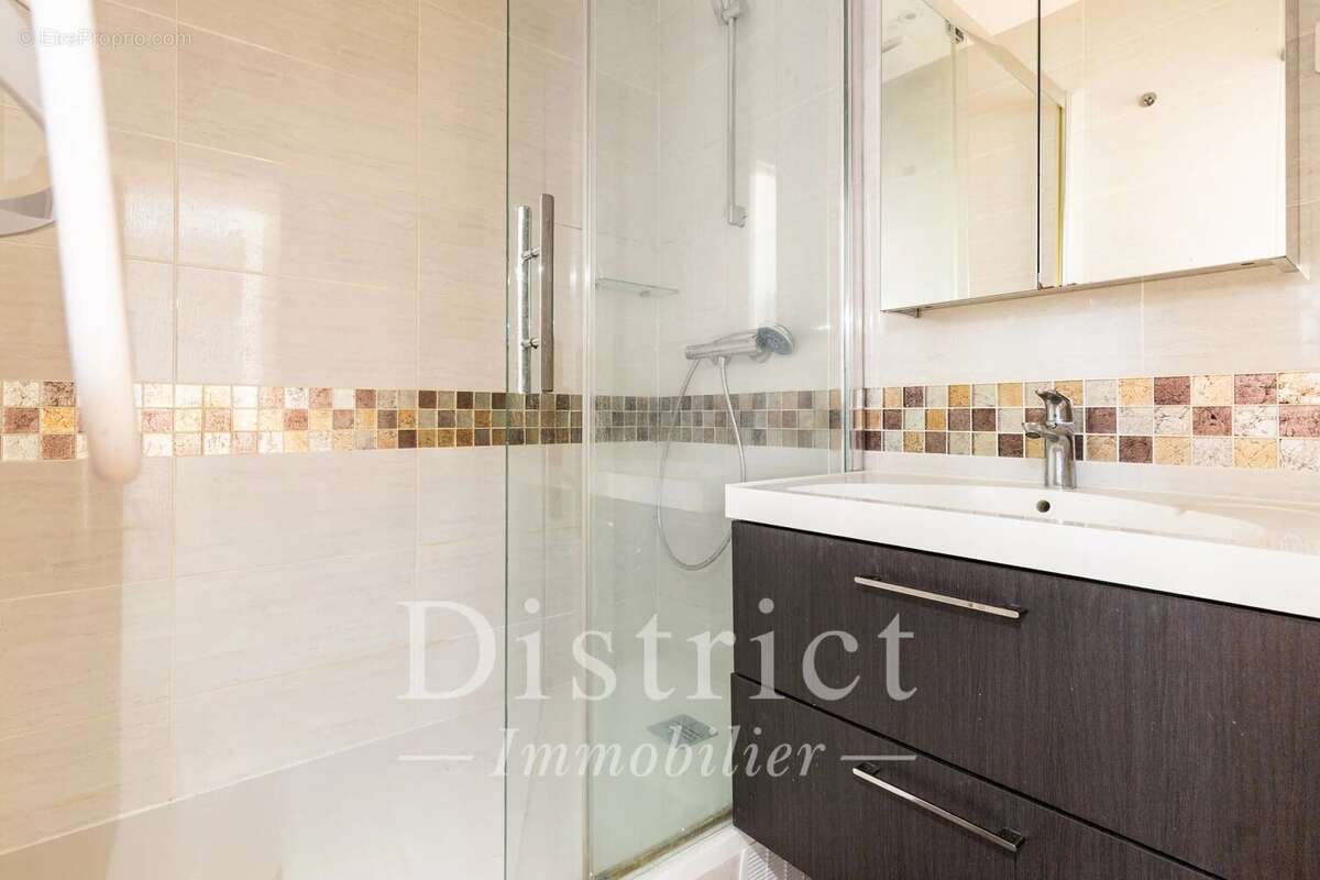 Appartement à PARIS-15E