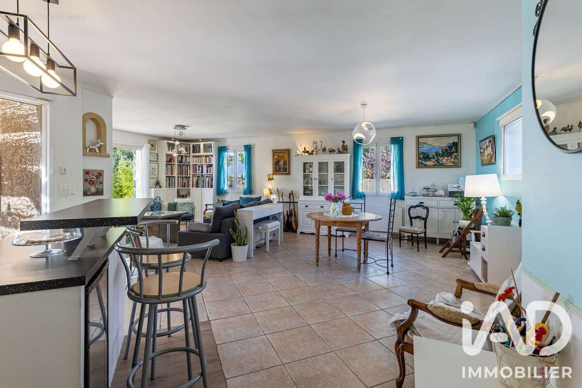 Maison 112 m² à Marseille-16e  - photo 2