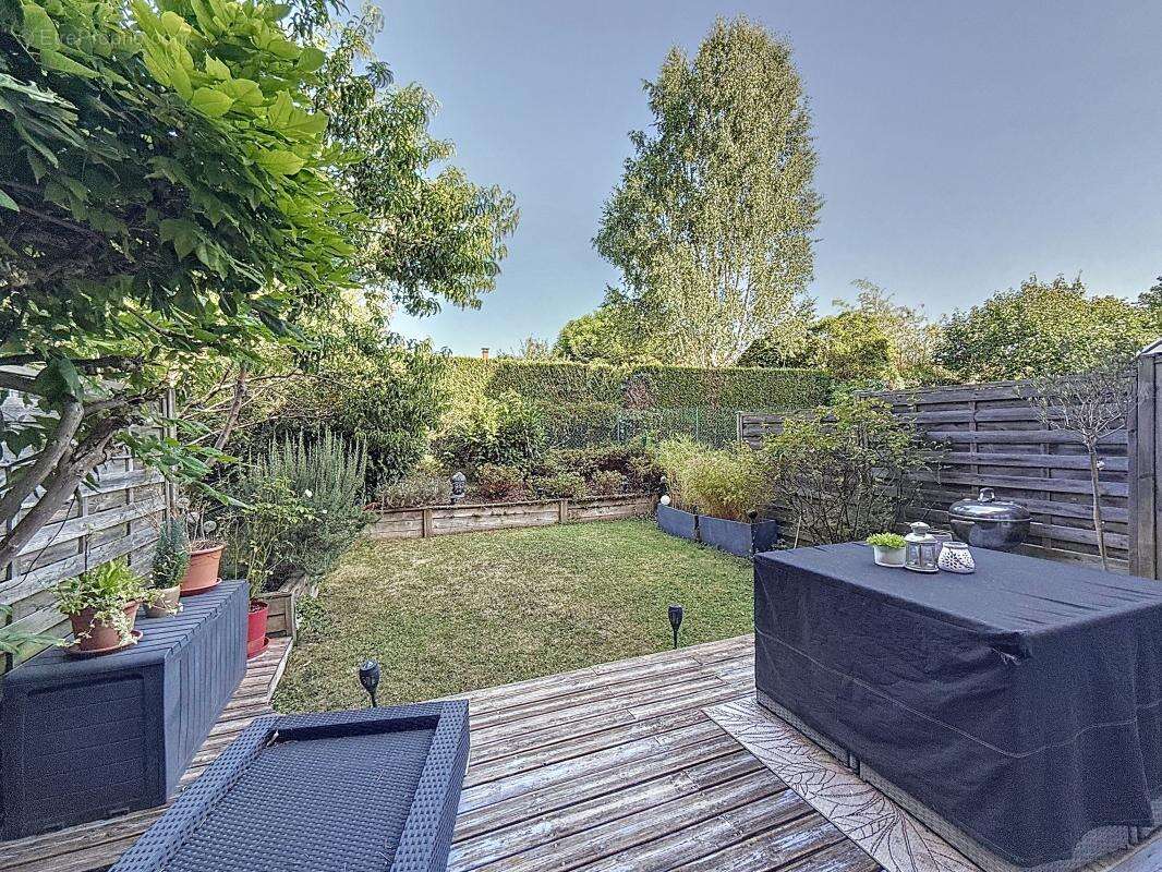 Maison à VOISINS-LE-BRETONNEUX