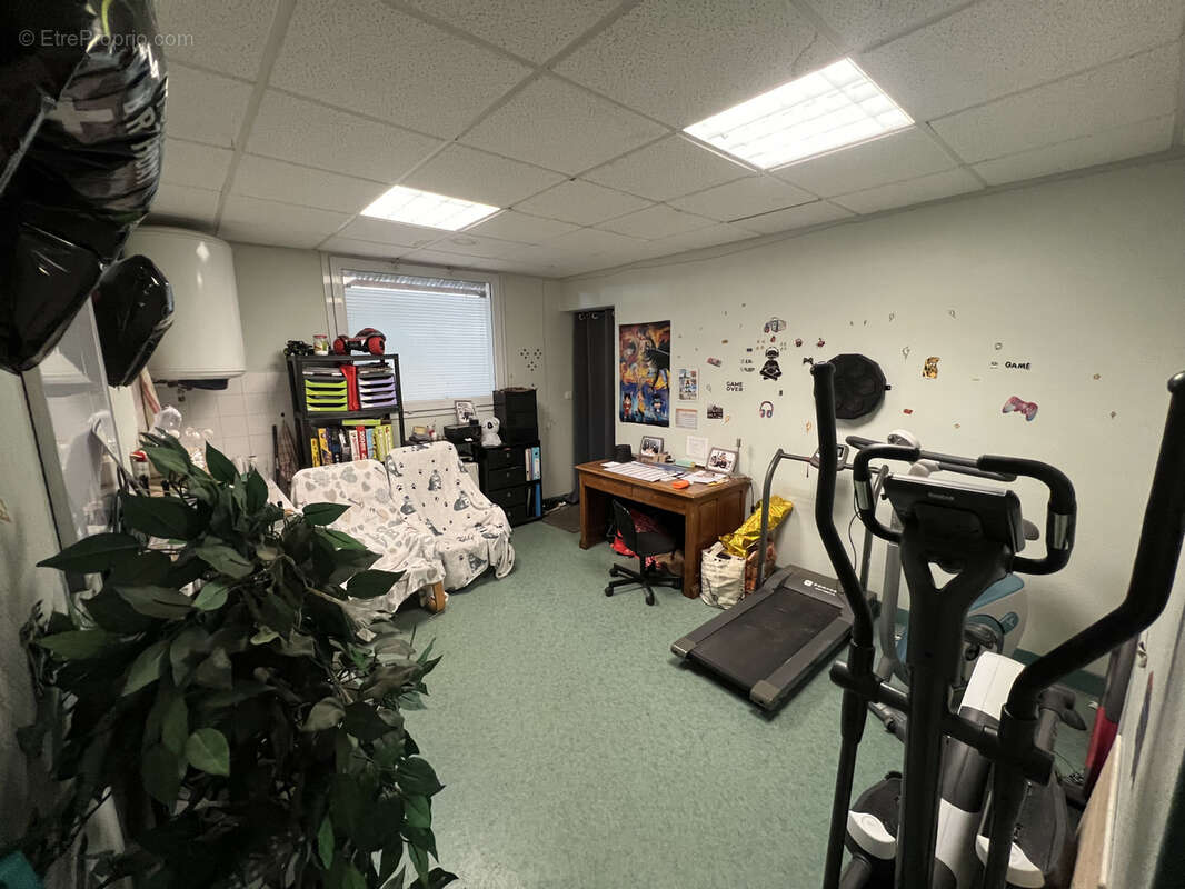 Maison à MONTAIGNAC-SAINT-HIPPOLYTE