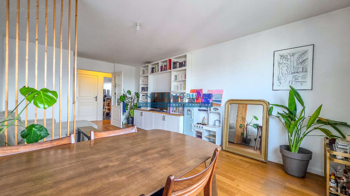 Appartement à SARTROUVILLE