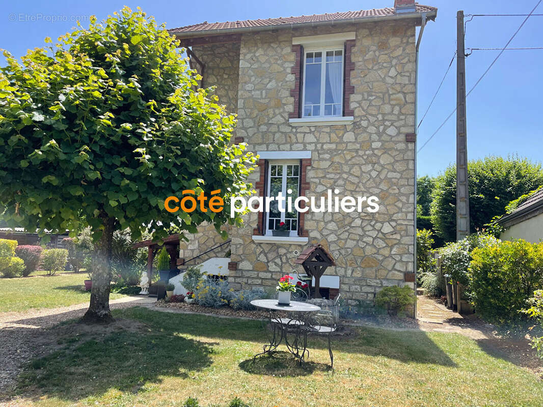 Maison à SAINT-AMAND-MONTROND