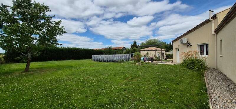 Maison à vendre 6 pièces SAINTE LIVRADE SUR LOT (47)Sainte-Livrade-sur-Lot – Belle propriété familiale sur 3 000 m² de terrain a - photo 15