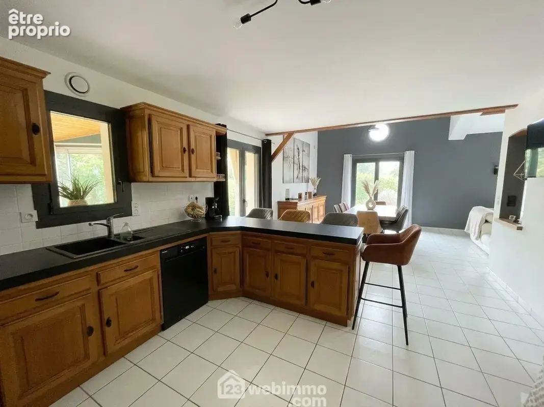 Maison 7 pièces 190 m² à vendre à Saint-Avaugourd-Des-Landes (85540) - photo 8