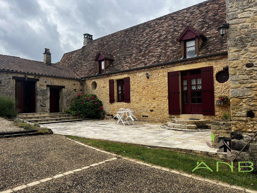 Maison à LE BUISSON-DE-CADOUIN