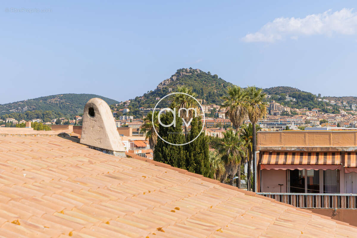 Hyeres gare - appartement t3 duplex 80m2 - dernier etage - stationnement - photo 17