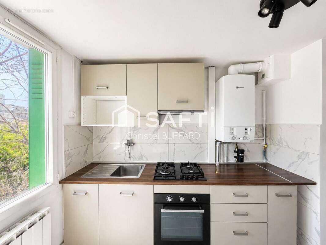 Photo 2 - Appartement à MARSEILLE-3E