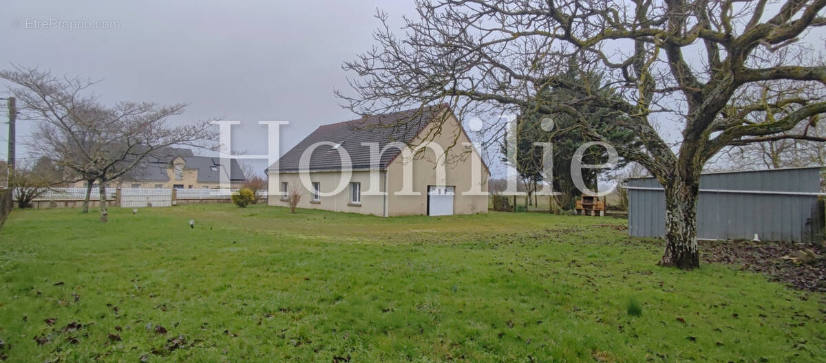 Maison à CHARGE