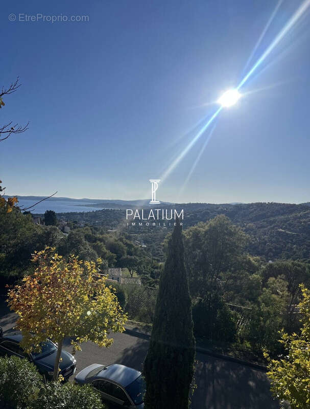 Appartement à ROQUEBRUNE-SUR-ARGENS