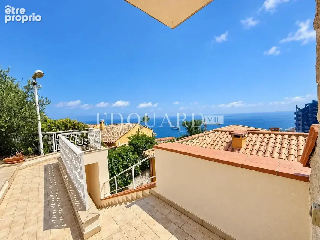 Dans un domaine privé et sécurisé, à vendre villa de prestige avec vue panoramique sur la Principauté de Monaco - photo 17