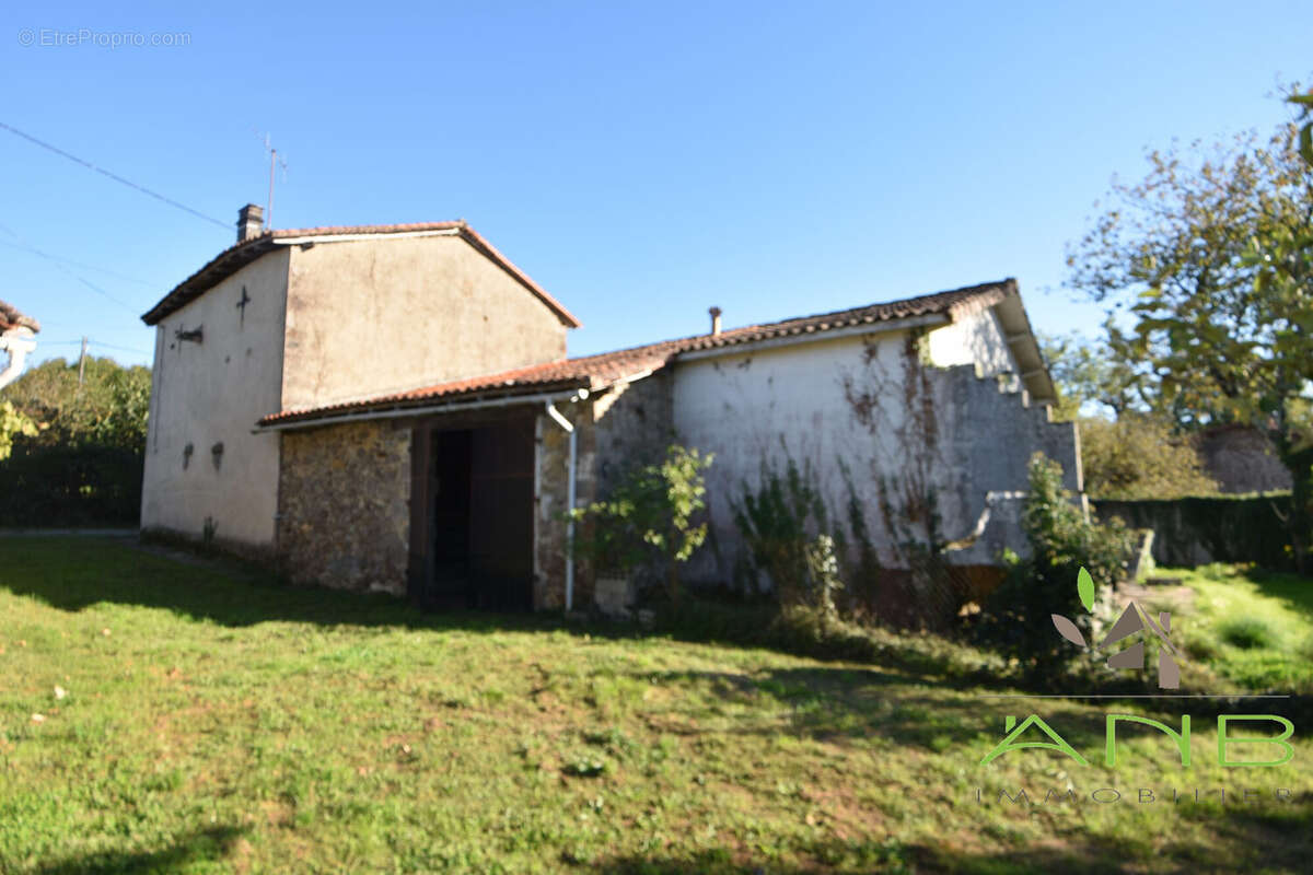 Maison à ECURAS