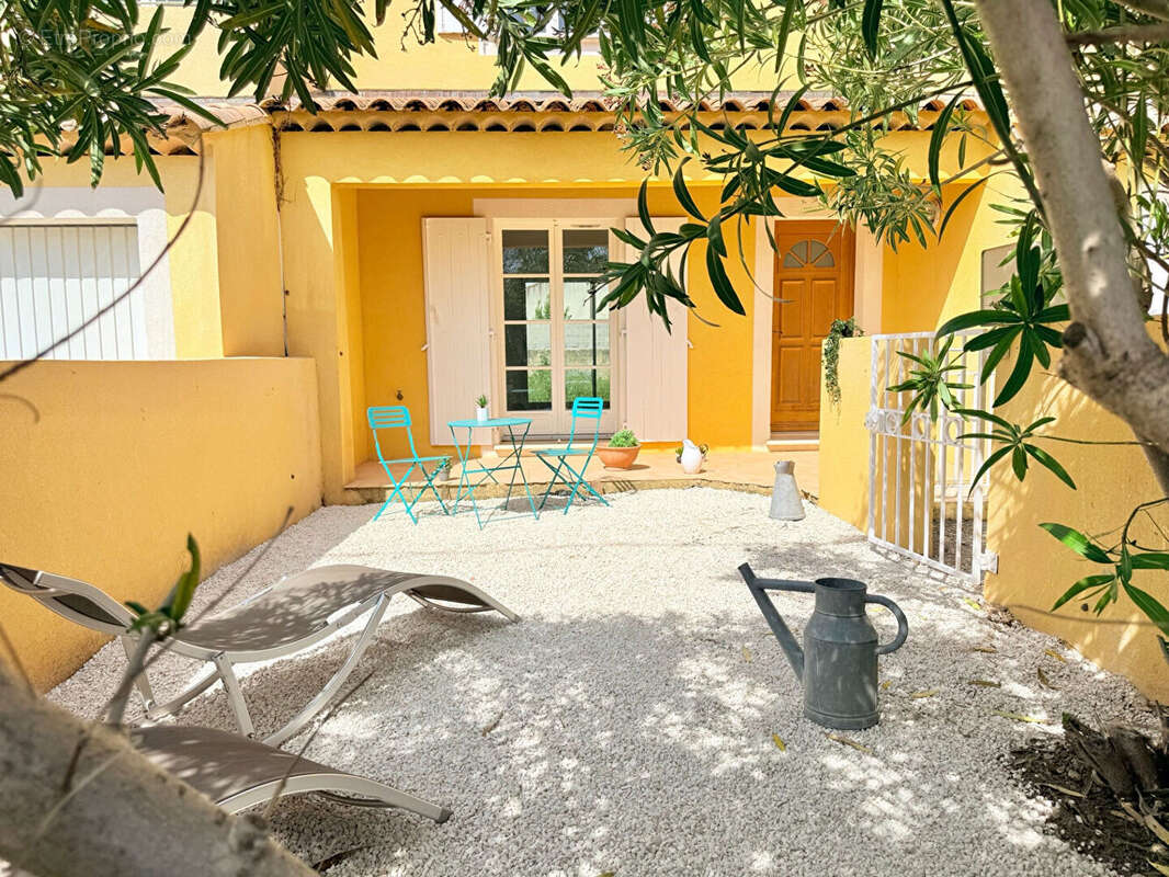 Maison Bouchet - 4 pièces - 93m² avec garage, parking privé et cour - photo 4
