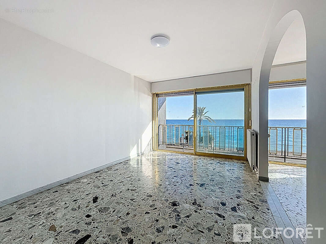 Appartement à ROQUEBRUNE-CAP-MARTIN