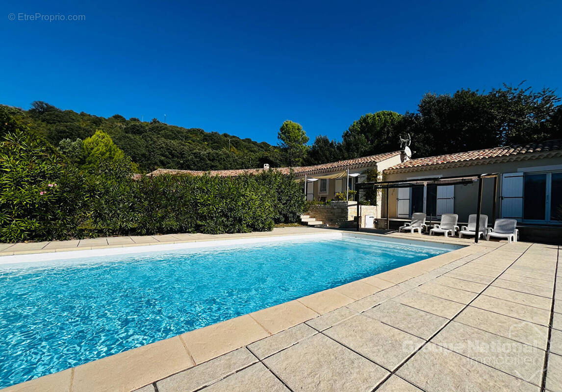 Maison à LA ROQUE-SUR-CEZE