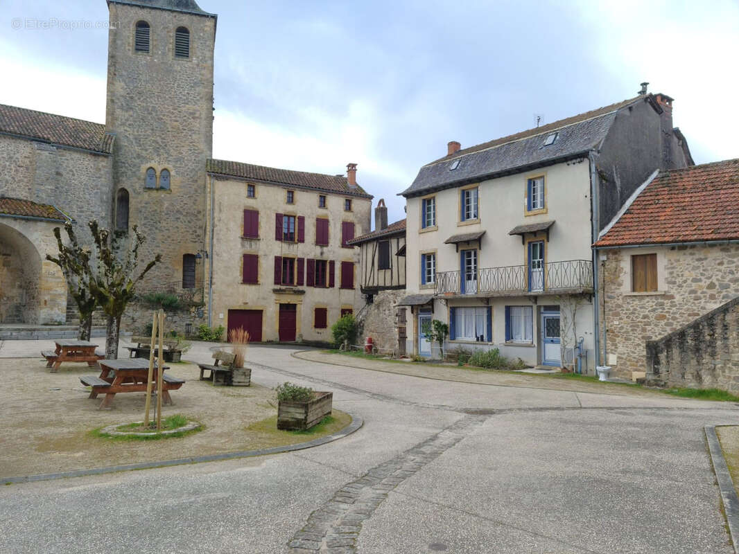 Maison à PEYRUSSE-LE-ROC