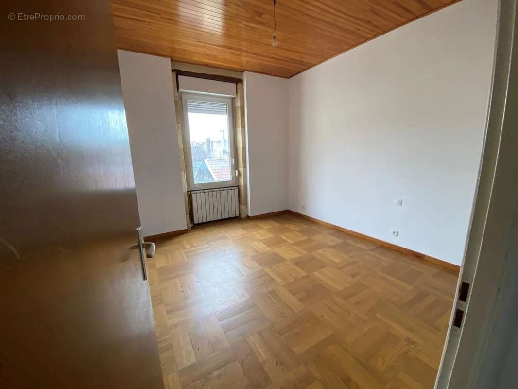 Appartement à FUMEL