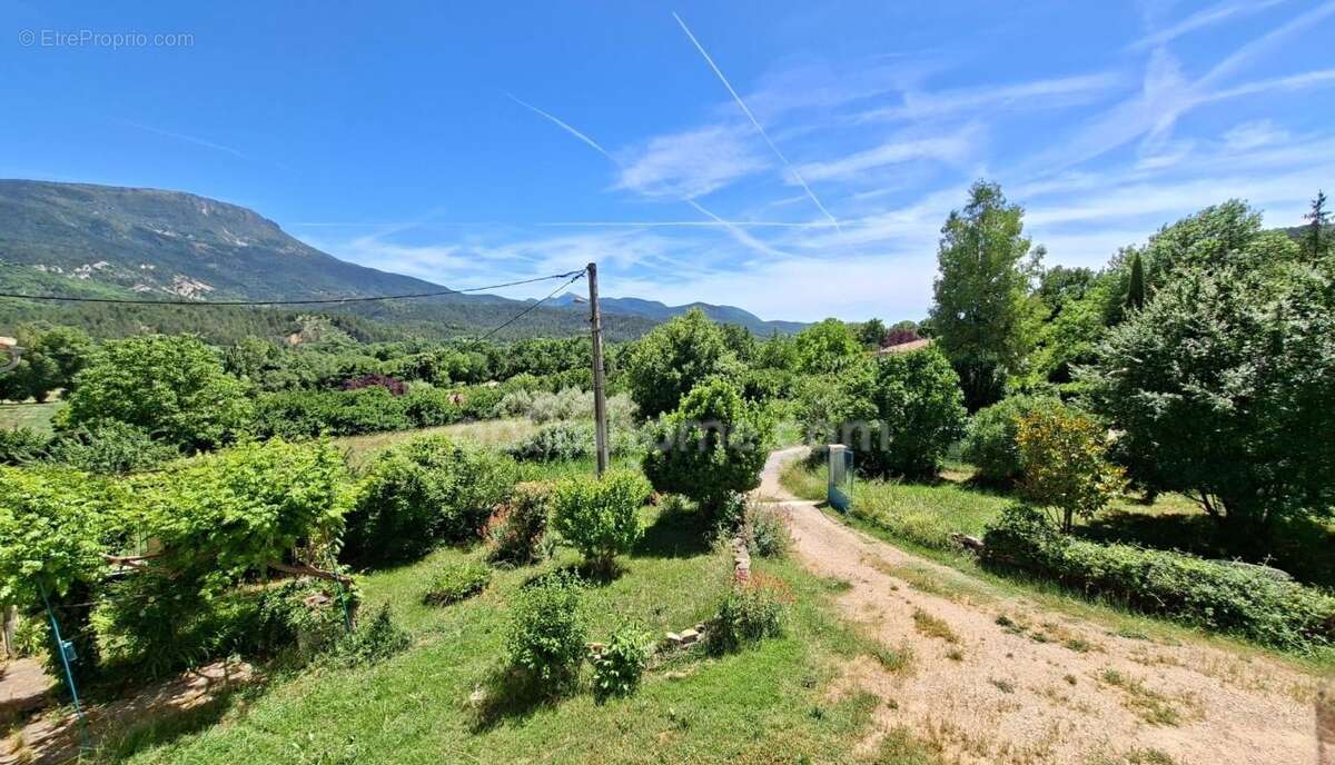 A Vendre Maison 237 m² double habitation possible et terrain arboré MEZEL (04) - photo 8