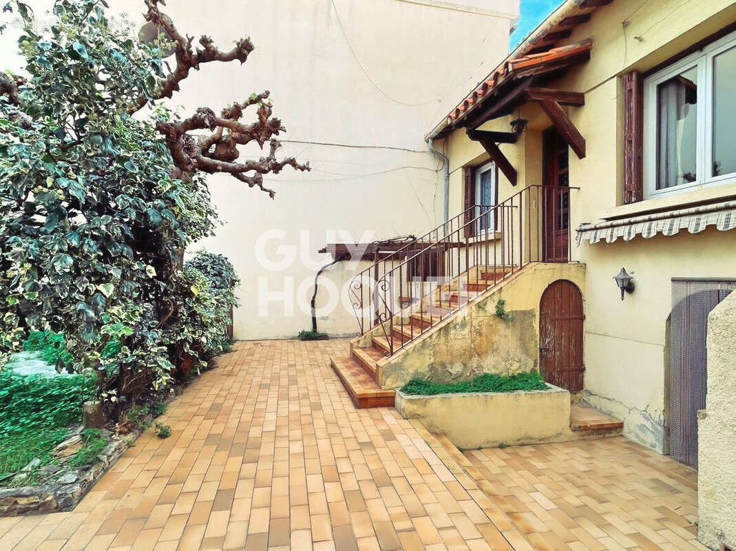 EXCLUSIVITE - A vendre à PERPIGNAN (66000) - MAISON T4 avec Jardin et Garage quartier TORCATIS - photo 9
