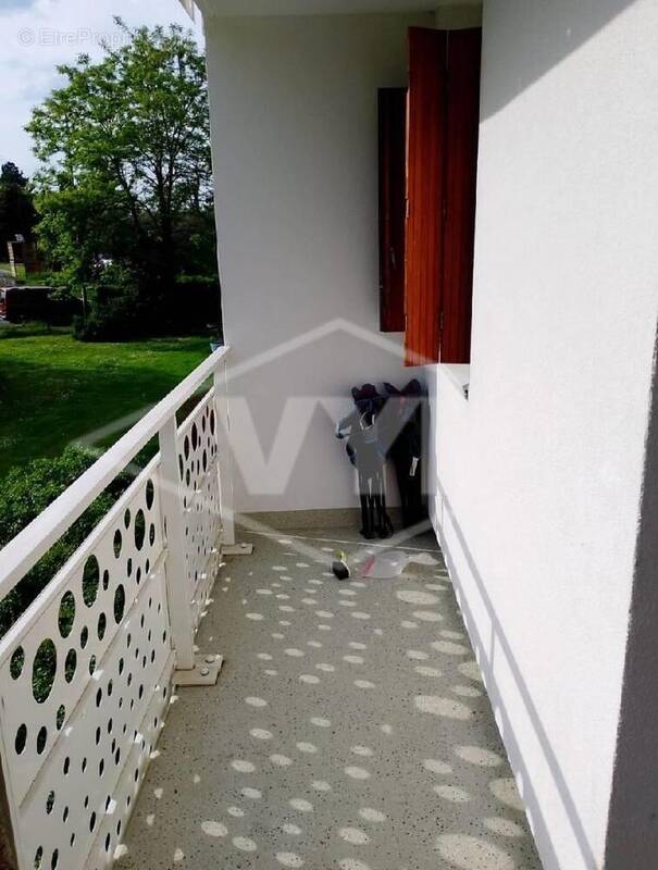 Appartement 30 m² à Combs-La-Ville  - photo 2
