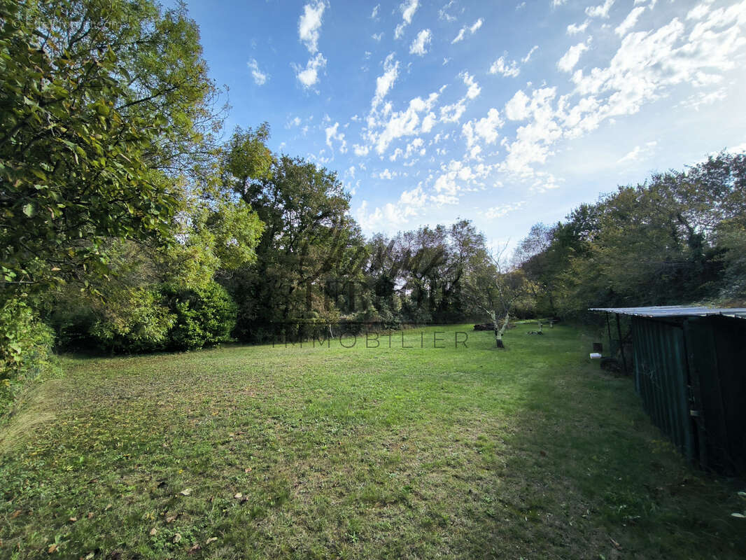 Terrain à UZES