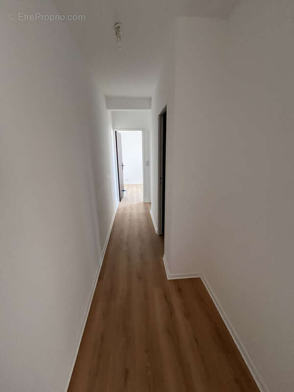 À acheter 160000 € à Toulon (83) : appartement de 70.85m2 - photo 5