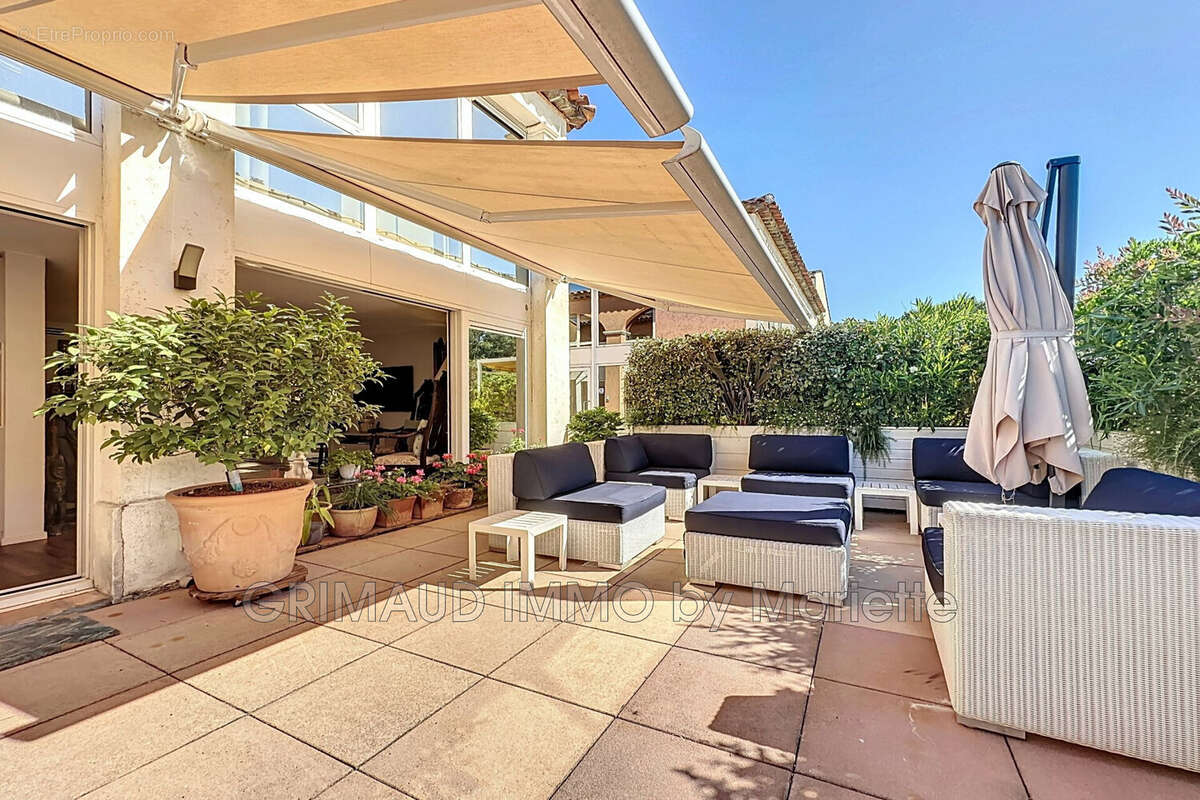 Appartement à COGOLIN