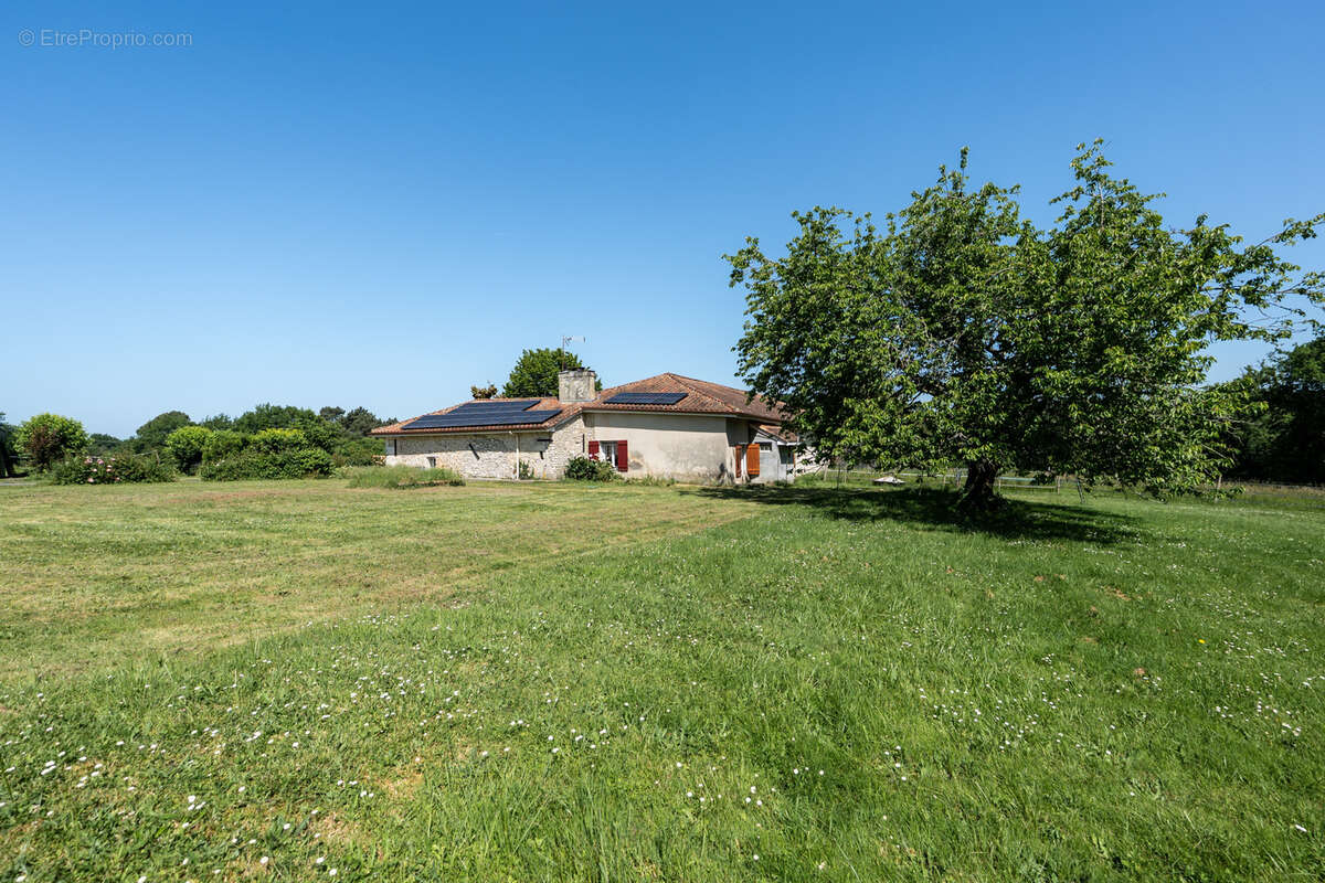 Maison à COULOUNIEIX-CHAMIERS