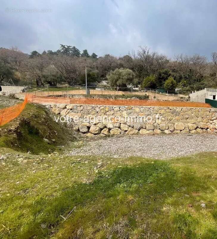 Rare, carros proche village au calme absolu très beau terrain - photo 2