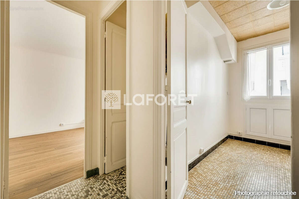 Appartement Paris 1 pièce(s)  26 m² - photo 2