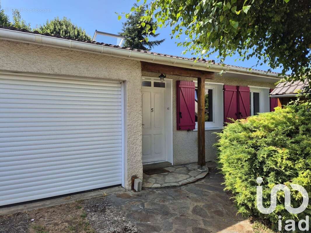 Photo 2 - Maison à SAINT-PIERRE-DU-PERRAY