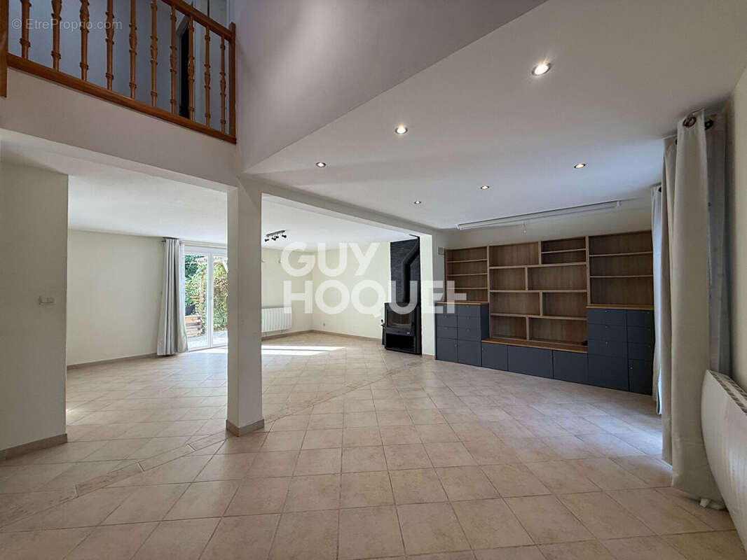 Maison 143 m² à Pierrefonds  - photo 2