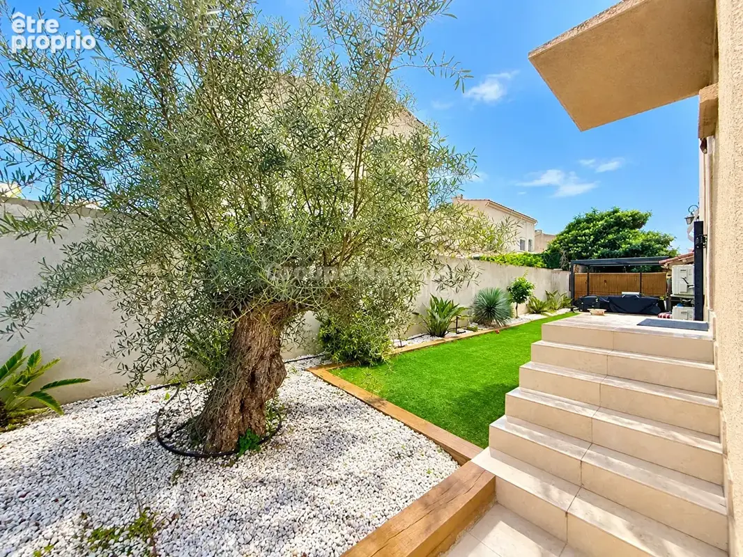 Magnifique maison entièrement rénovée avec extérieur et grand garage ! - photo 10
