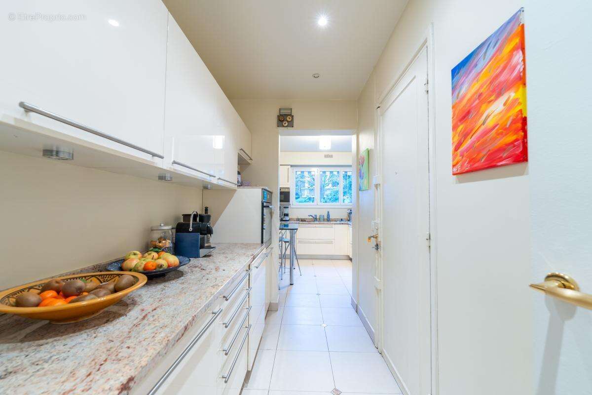 Appartement à VILLE-D'AVRAY