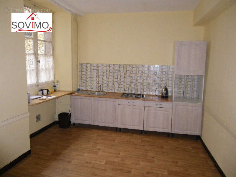 Immeuble a investissement locatif : 2 appts + 1 local commercial - photo 9