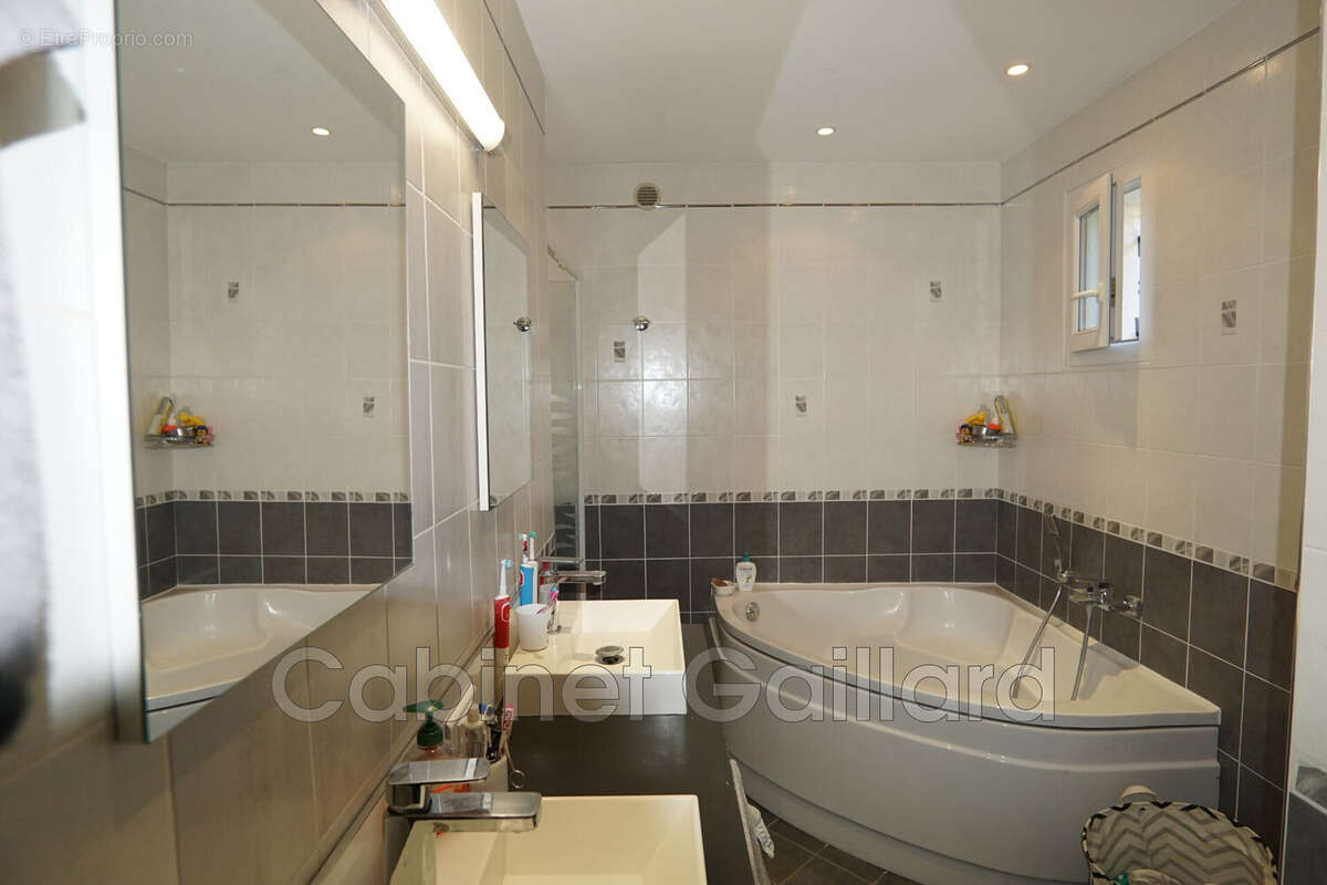 Maison à PEYMEINADE