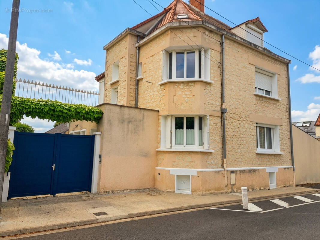 Maison à CHATELLERAULT