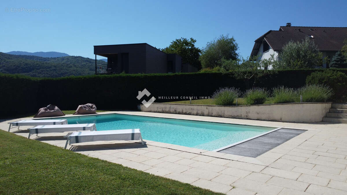 Maison 232 m² à Brison-Saint-Innocent  - photo 4