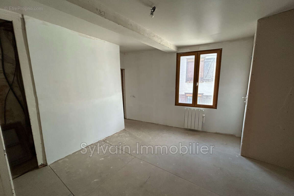 Maison à FORMERIE