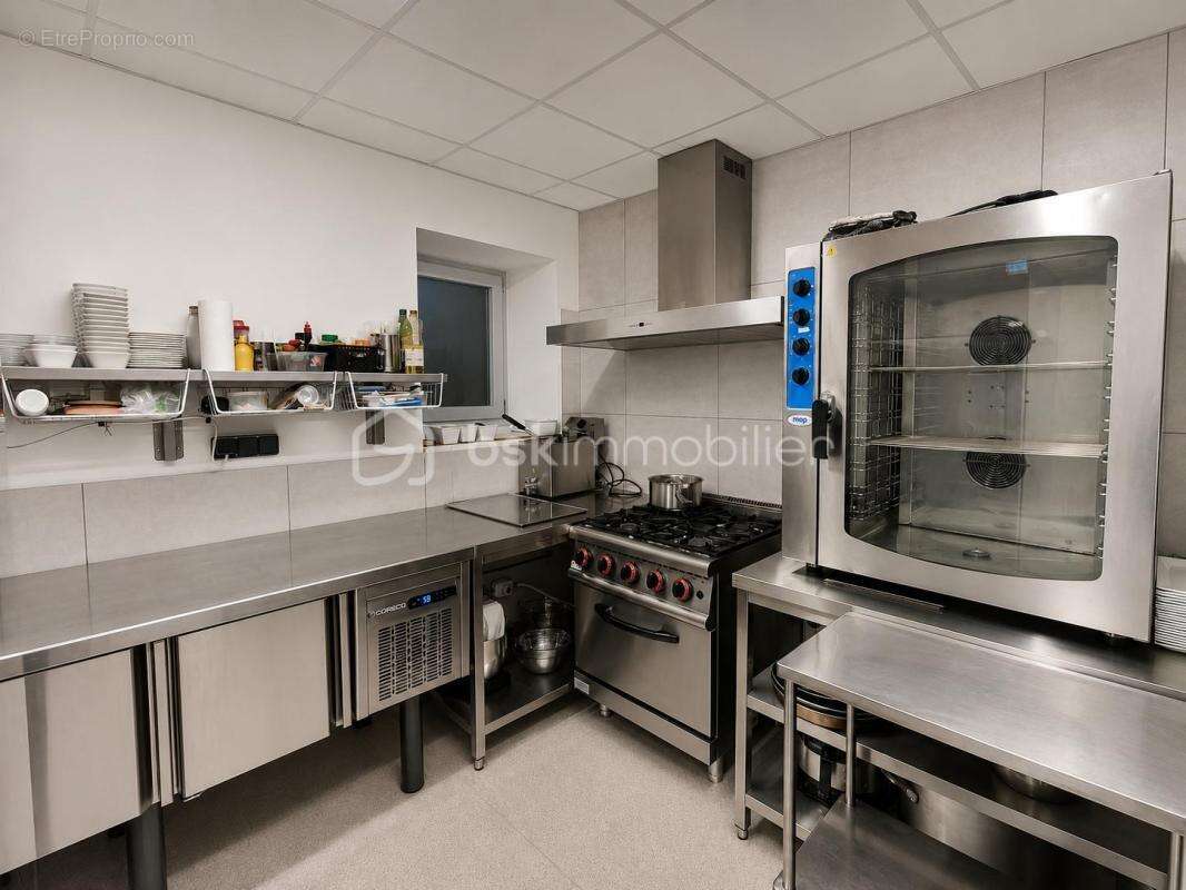 À Vendre : Fond de Commerce “Épicerie / Restaurant' – Centre de Cordelle - photo 7