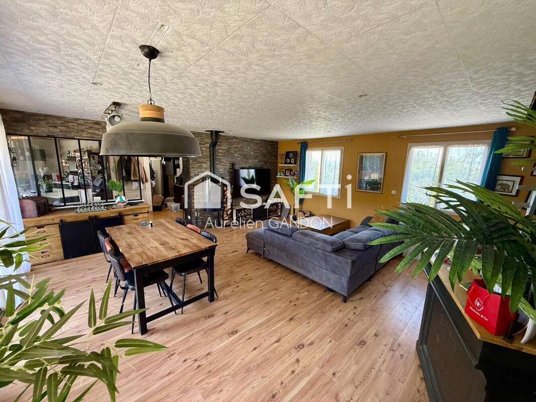 Photo 2 - Maison à CHENY