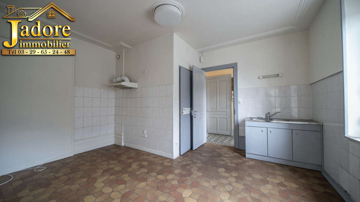 Immeuble+ maison + garage - photo 11
