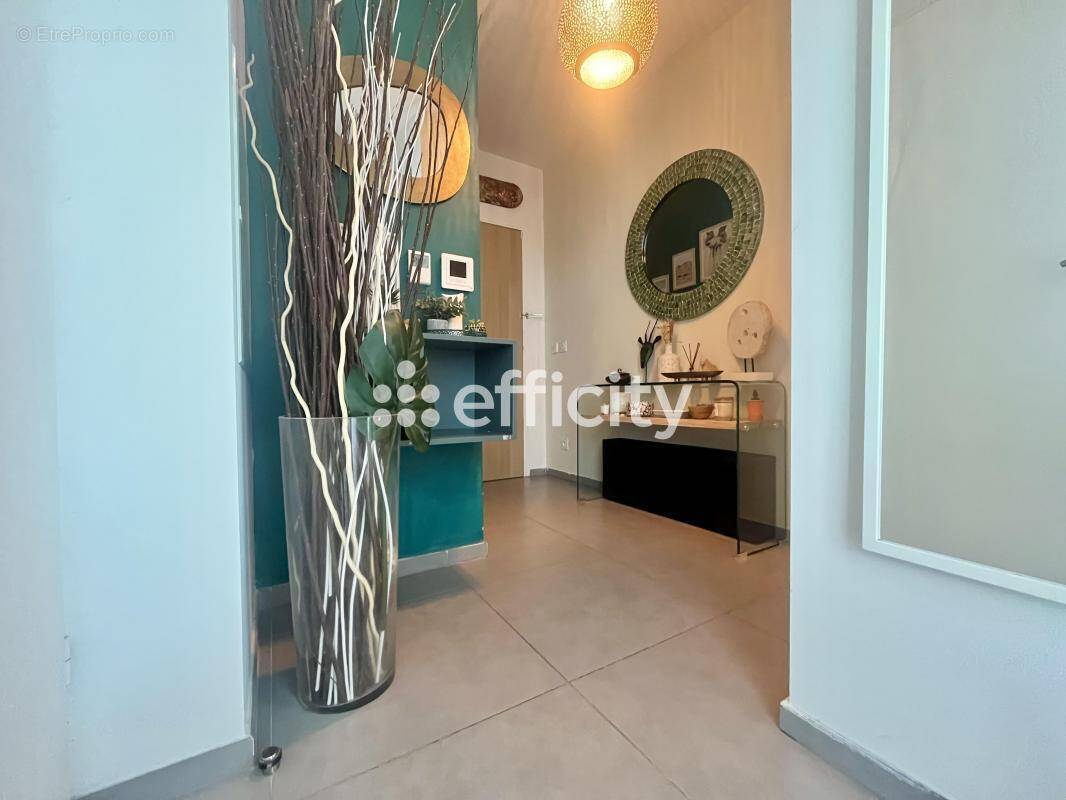 Appartement à MARSEILLE-8E