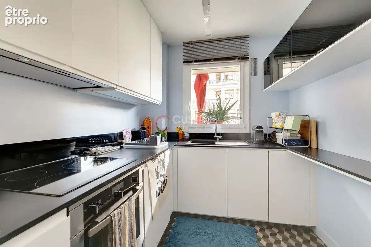 Paris 18e / Deux pièces avec balcon de 9 m², parking et cave /DPE D - photo 9