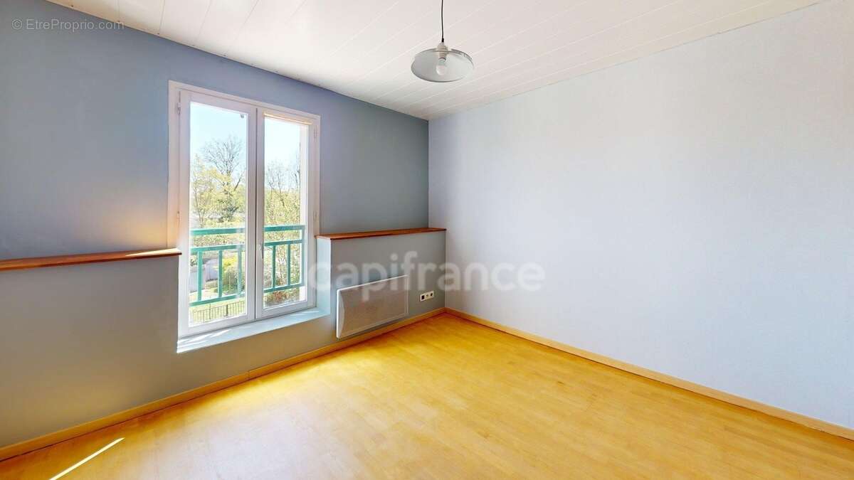 F3 de 72 m² à Corbeil-Essonnes, balcon, cave, RER D - photo 12