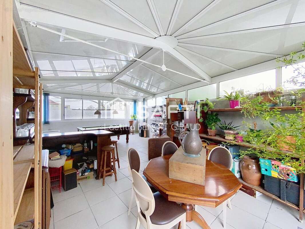Maison 159 m² à Saintes  - photo 5